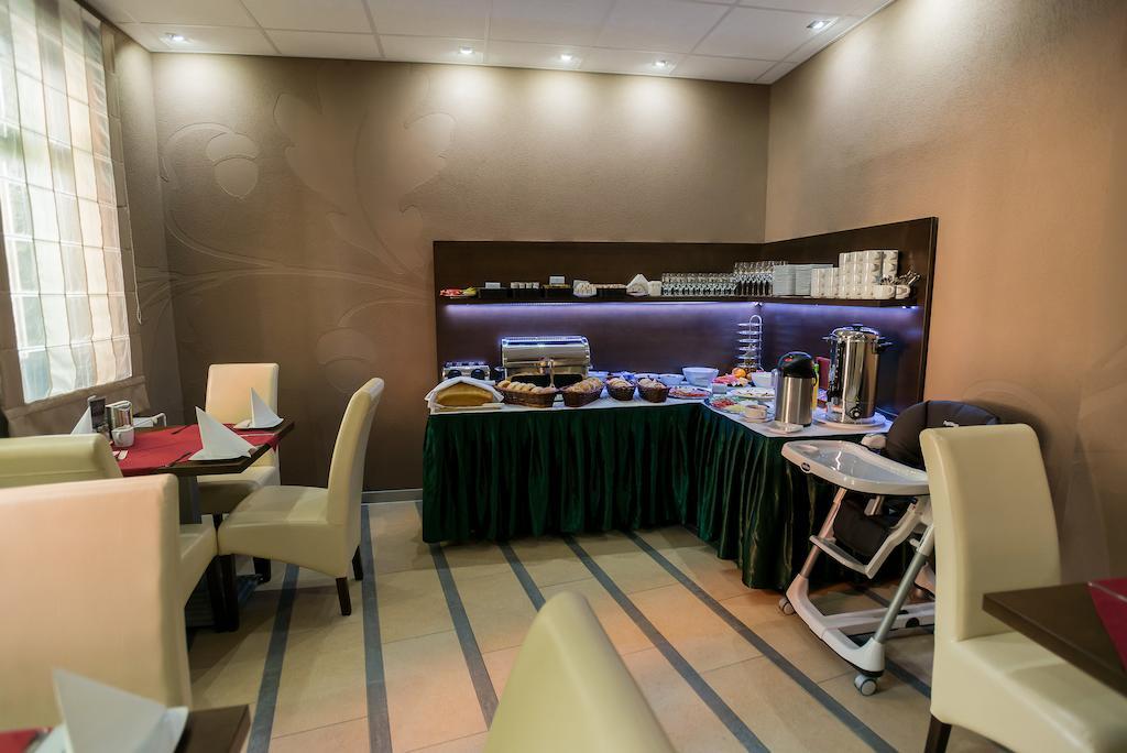 Hotel Fuerdohaz Nyiregyhaza Luaran gambar