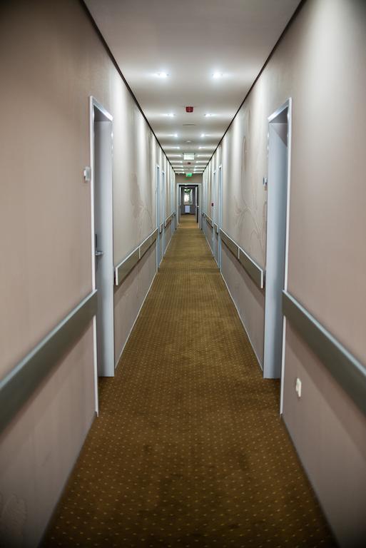 Hotel Fuerdohaz Nyiregyhaza Luaran gambar