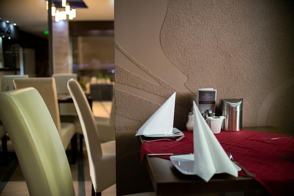 Hotel Fuerdohaz Nyiregyhaza Luaran gambar