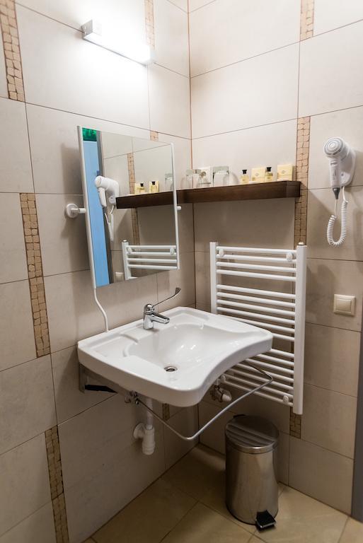 Hotel Fuerdohaz Nyiregyhaza Luaran gambar